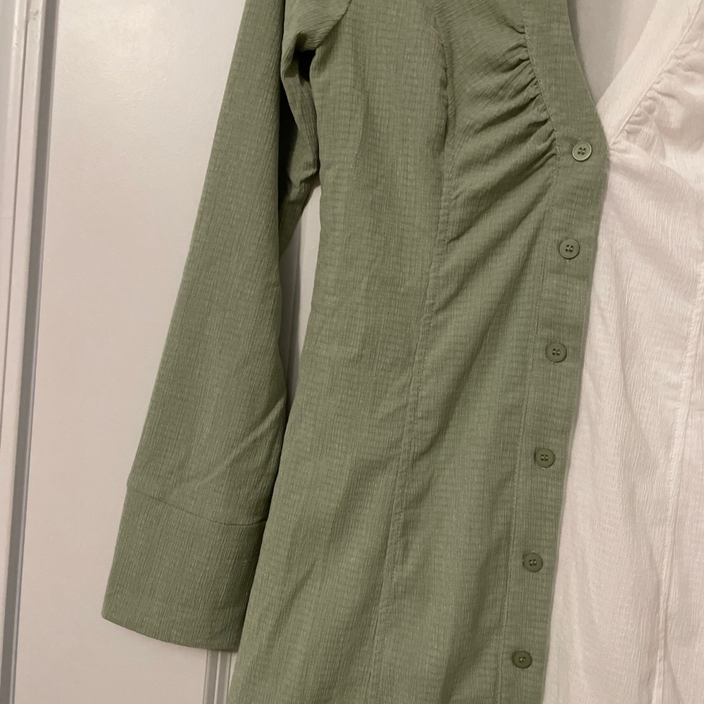 NWT Vestique Sharapova Two-Tone Gren and White Mini Dress - Picture 9 of 14